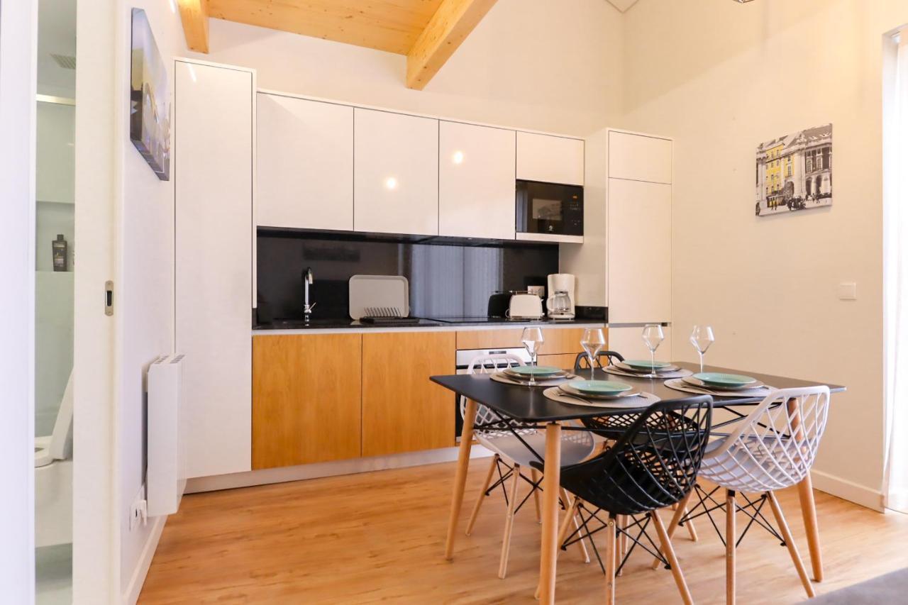 Coutinho Apartment - Modern Ap In The City Centre With Balcony Виана до Кастело Екстериор снимка