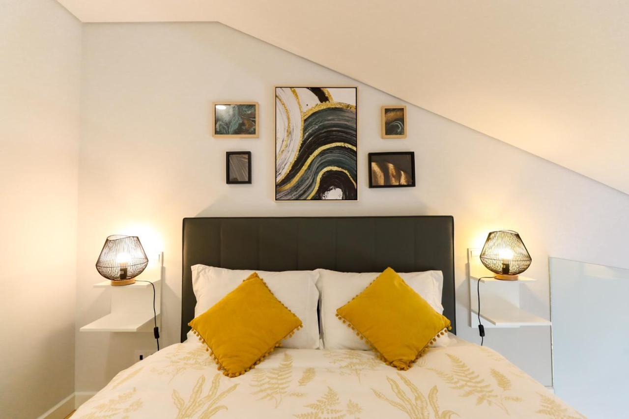 Coutinho Apartment - Modern Ap In The City Centre With Balcony Виана до Кастело Екстериор снимка