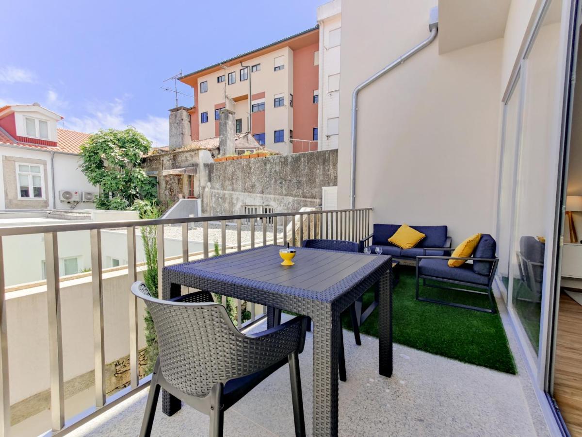 Coutinho Apartment - Modern Ap In The City Centre With Balcony Виана до Кастело Екстериор снимка