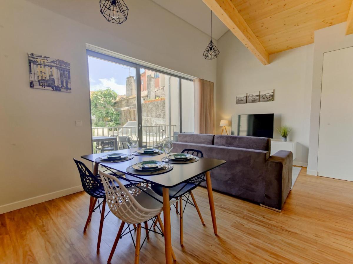 Coutinho Apartment - Modern Ap In The City Centre With Balcony Виана до Кастело Екстериор снимка